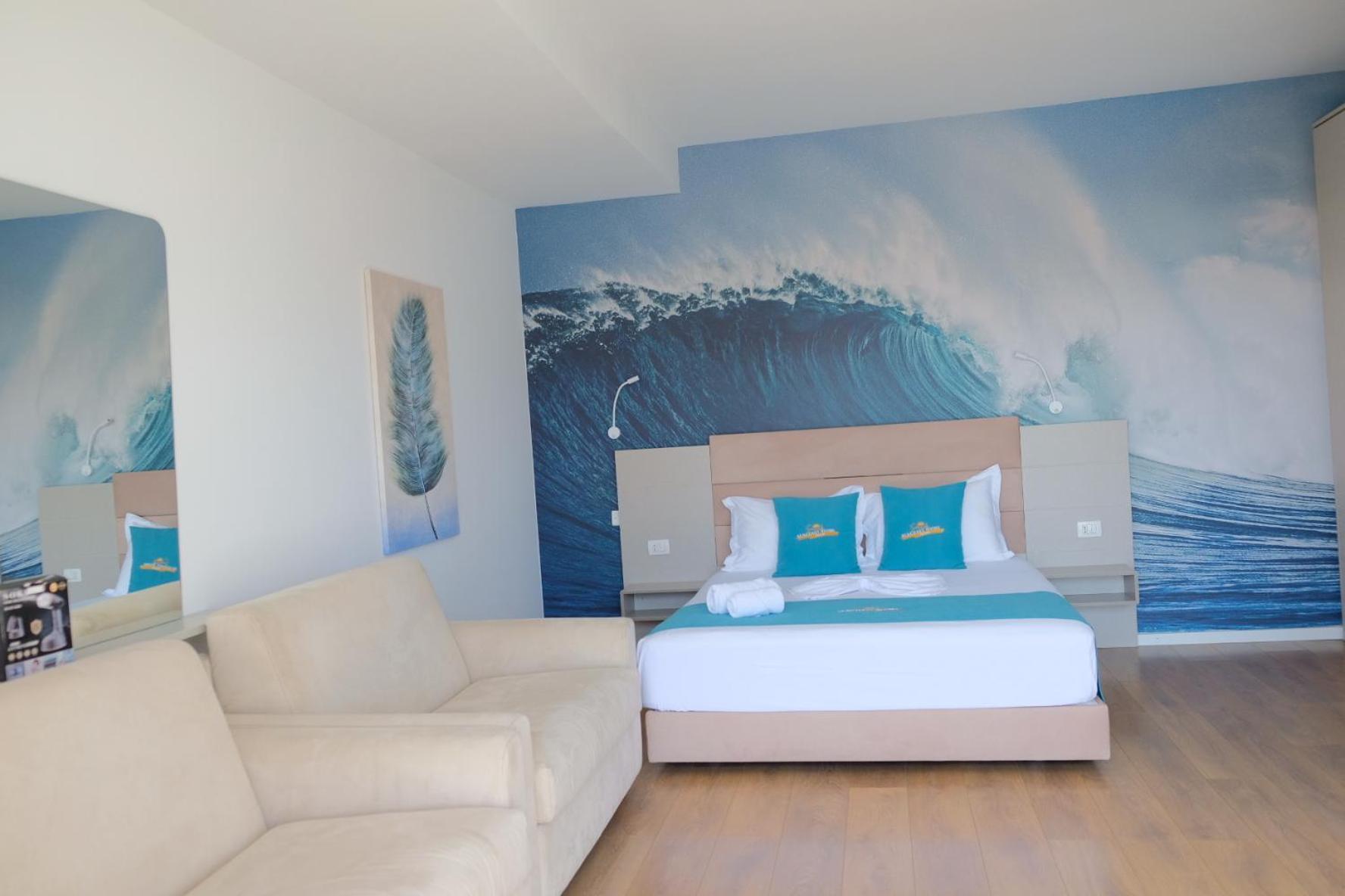 Suncoast Rooms Port Side ساراندا المظهر الخارجي الصورة